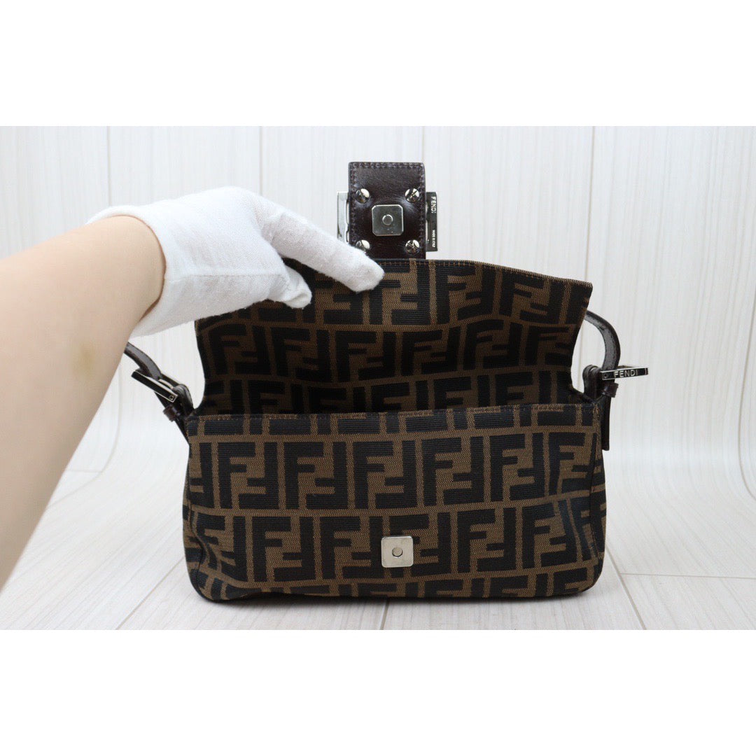Rank A ｜ FENDI Zucca Mamma Baguette Shoulder Bag｜Q24051617