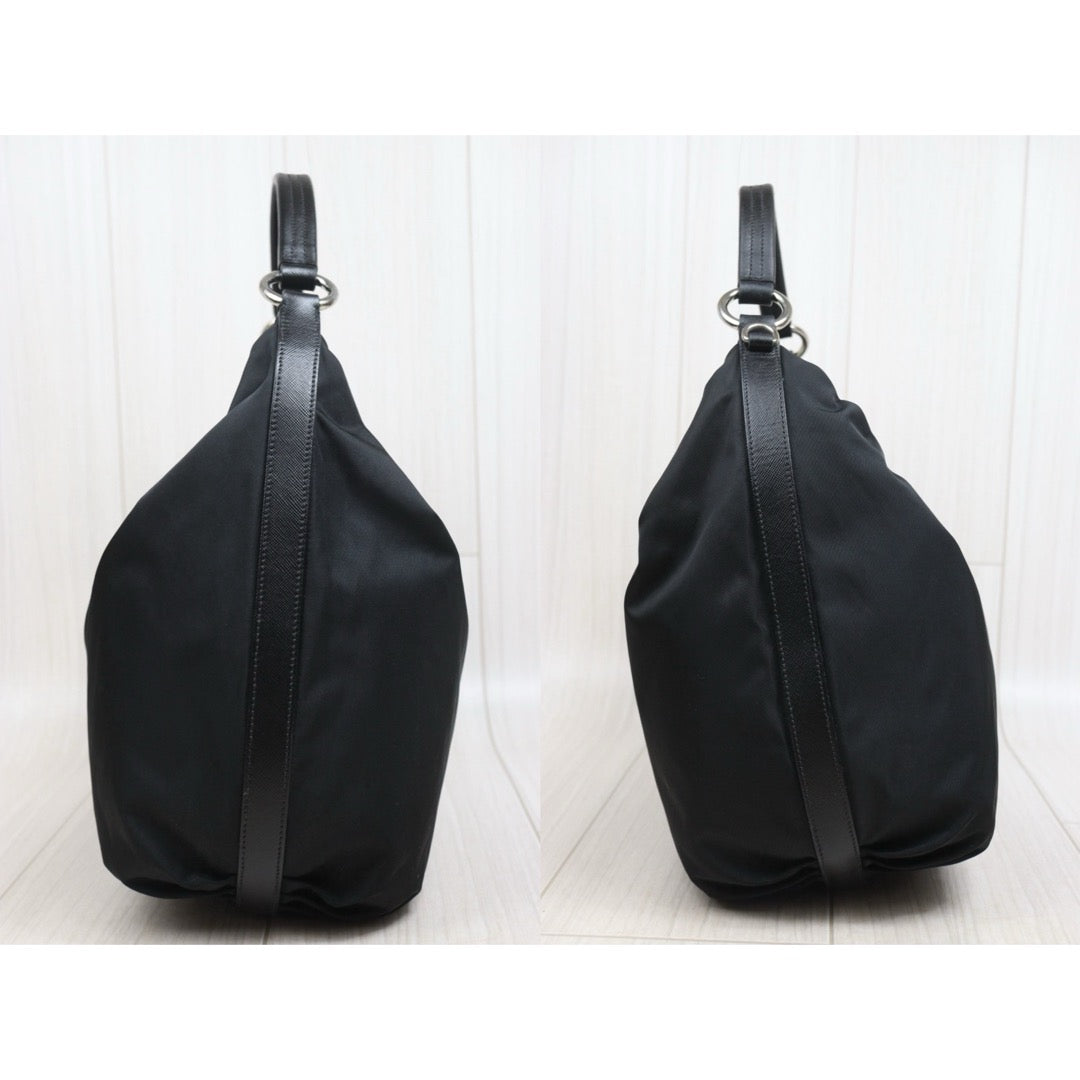 Include Entrupy Certificate of Authenticity｜Very Good ( Rank A)｜Prada  Nylon Black Large Hobo   ｜26070901