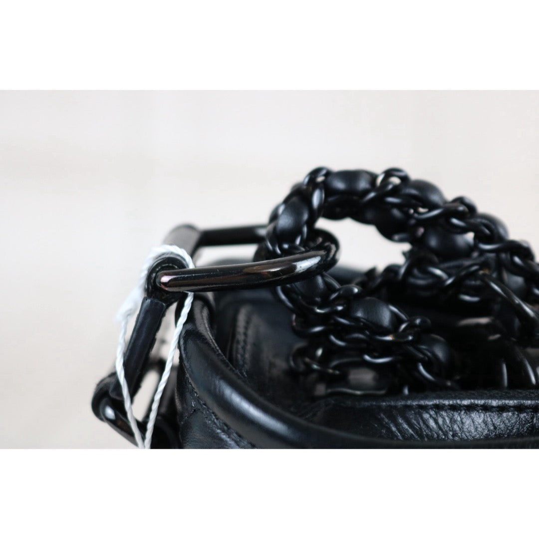 Include Entrupy Certificate of Authenticity｜Very Good ( Rank A)｜CHANEL So Black Calfskin Gabrielle Shoulder Bag PM Made in 2019-2020Year｜S26073121
