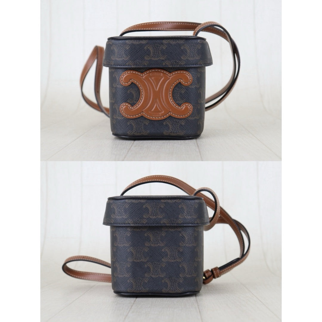 Include Entrupy Certificate of Authenticity｜Very Good ( Rank A)｜ CELINE Macadam Box Triomphe Shoulder Bag ｜S26071504