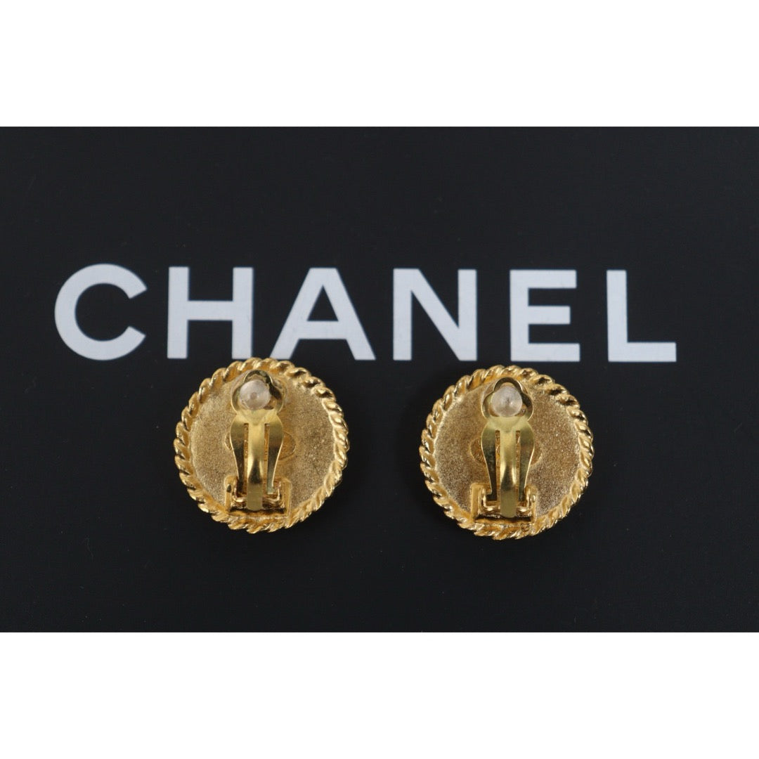 Include Authentic Detective Certificate of Authenticity｜Very Good ( Rank A) ｜CHANEL 95A COCO Mark Vintage Earrings Made In 1995 Year ｜26070306