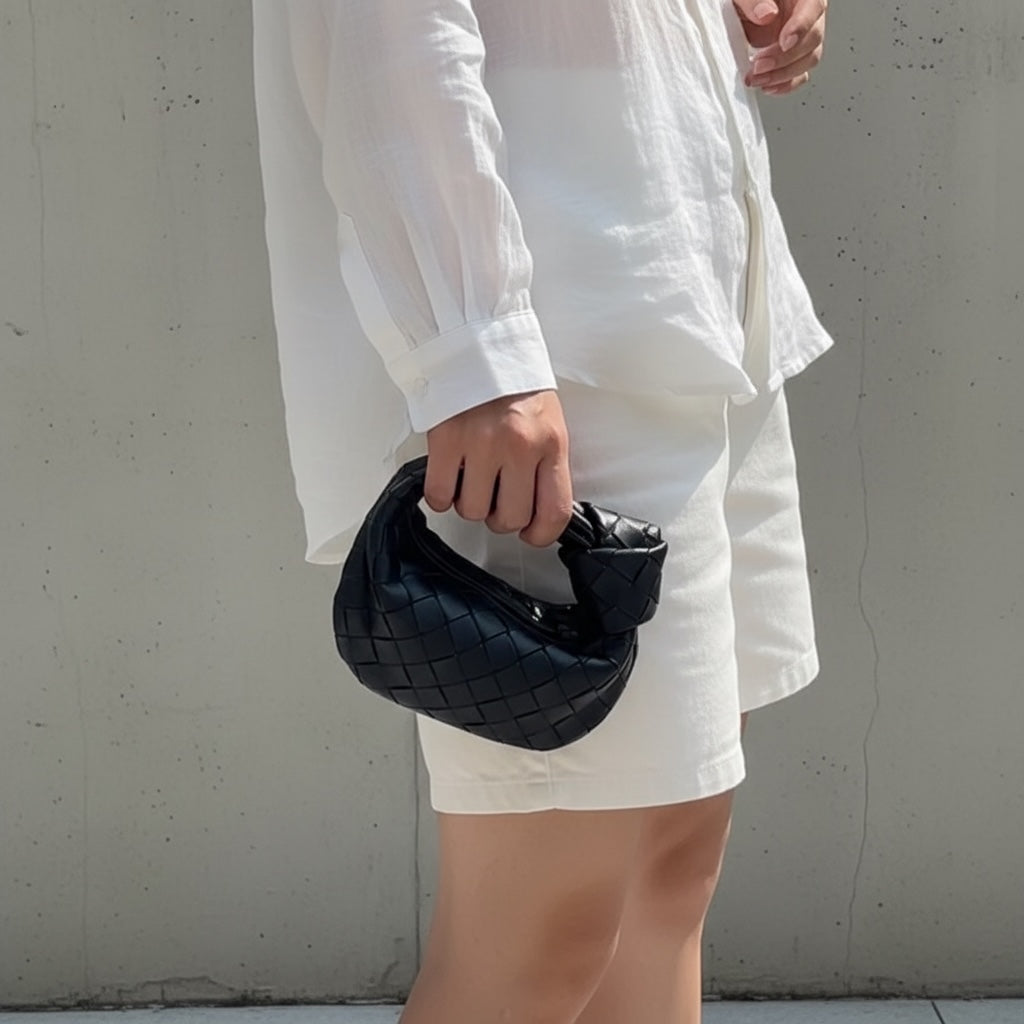 Include Entrupy Certificate of Authenticity｜Very Good ( Rank A)｜ Bottega Veneta Lamb Skin Mini Jodie Hand Bag Black｜S26051702