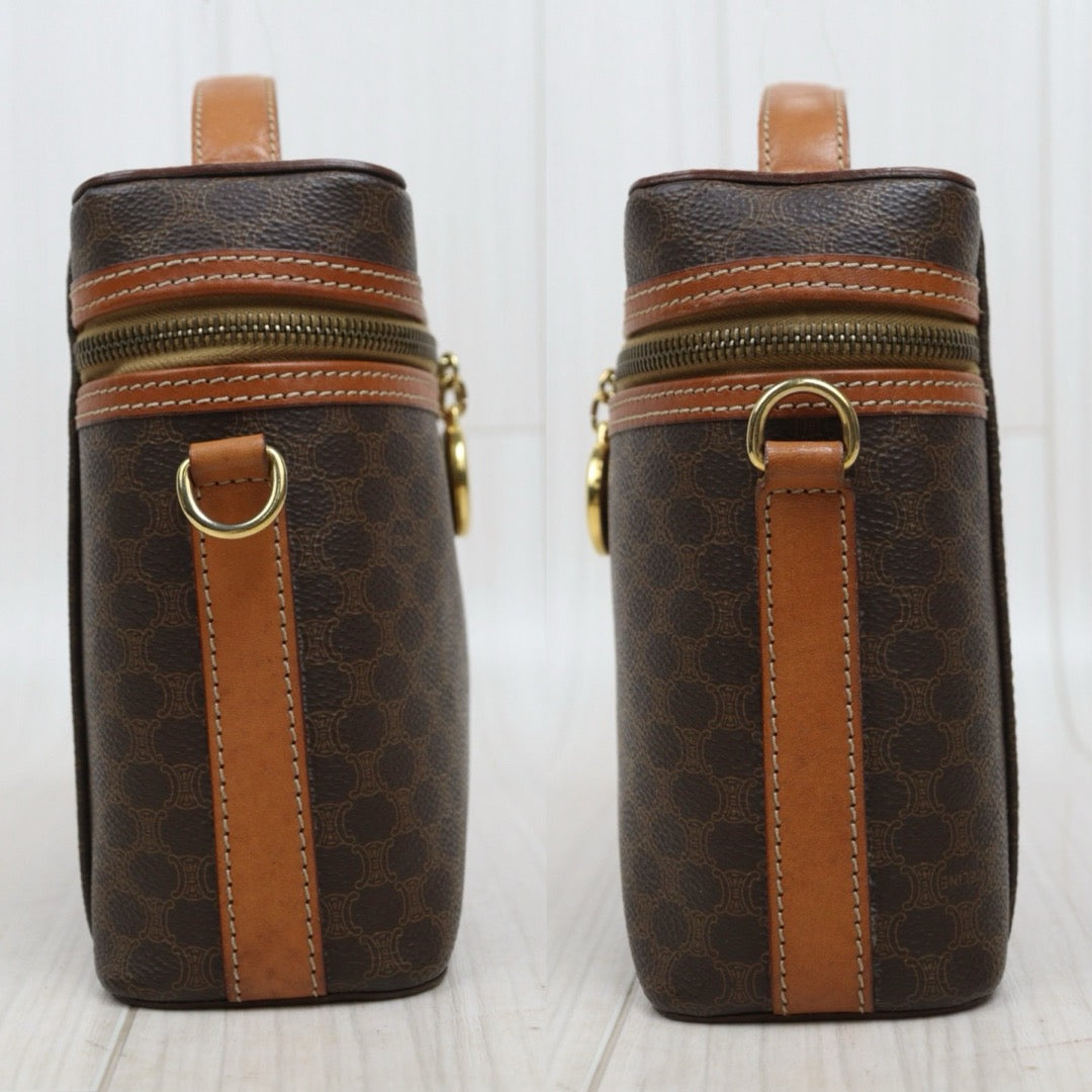 Good ( Rank AB)｜ CELINE Macadam Vanity Handbag With Shoulderstrap｜25100609