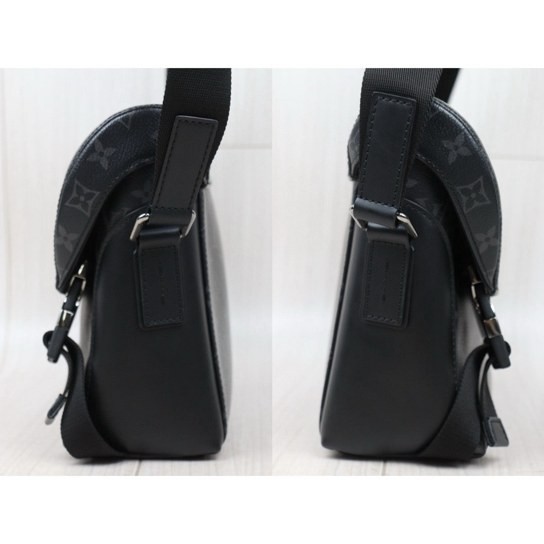 Very Good ( Rank A)｜ LV  Monogram Voyager Shoulder Bag Black｜P25012210