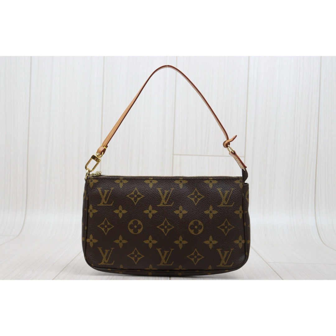 Very Good ( Rank A)｜LV Monogram Pochette Accessoires ｜25110610