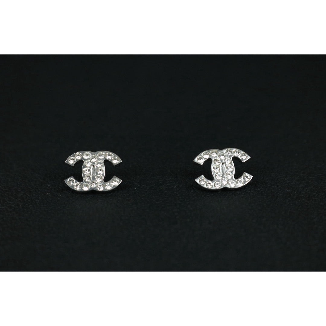 Include Authentic Detective Certificate of Authenticity｜Very Good ( Rank A) ｜CHANEL 05V COCO Mark  Rhinestone Earrings Made In 2005Year｜S26061006