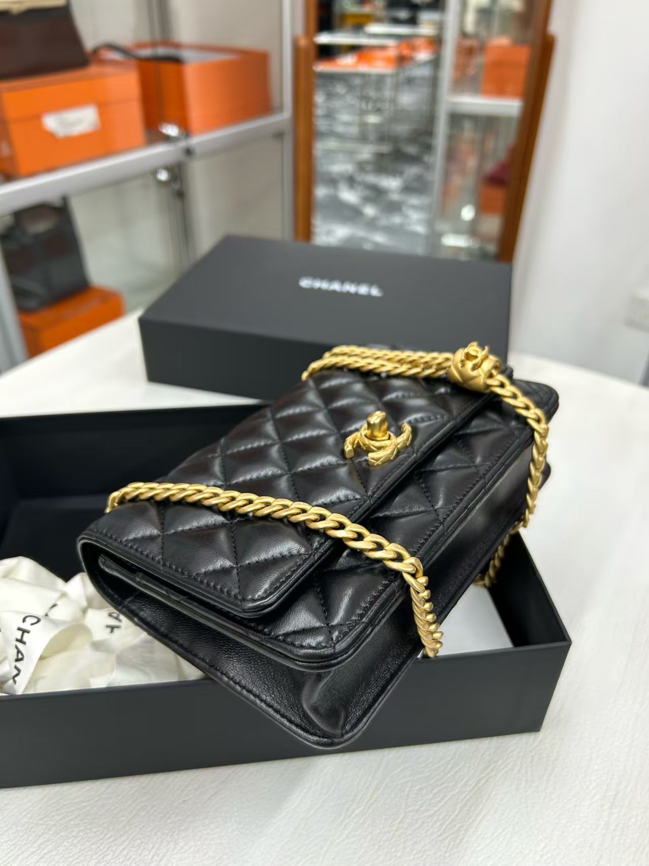 Include Entrupy Certificate of Authenticity｜Very Good ( Rank A)｜ CHANEL Matelasse Lam skin WOC Black