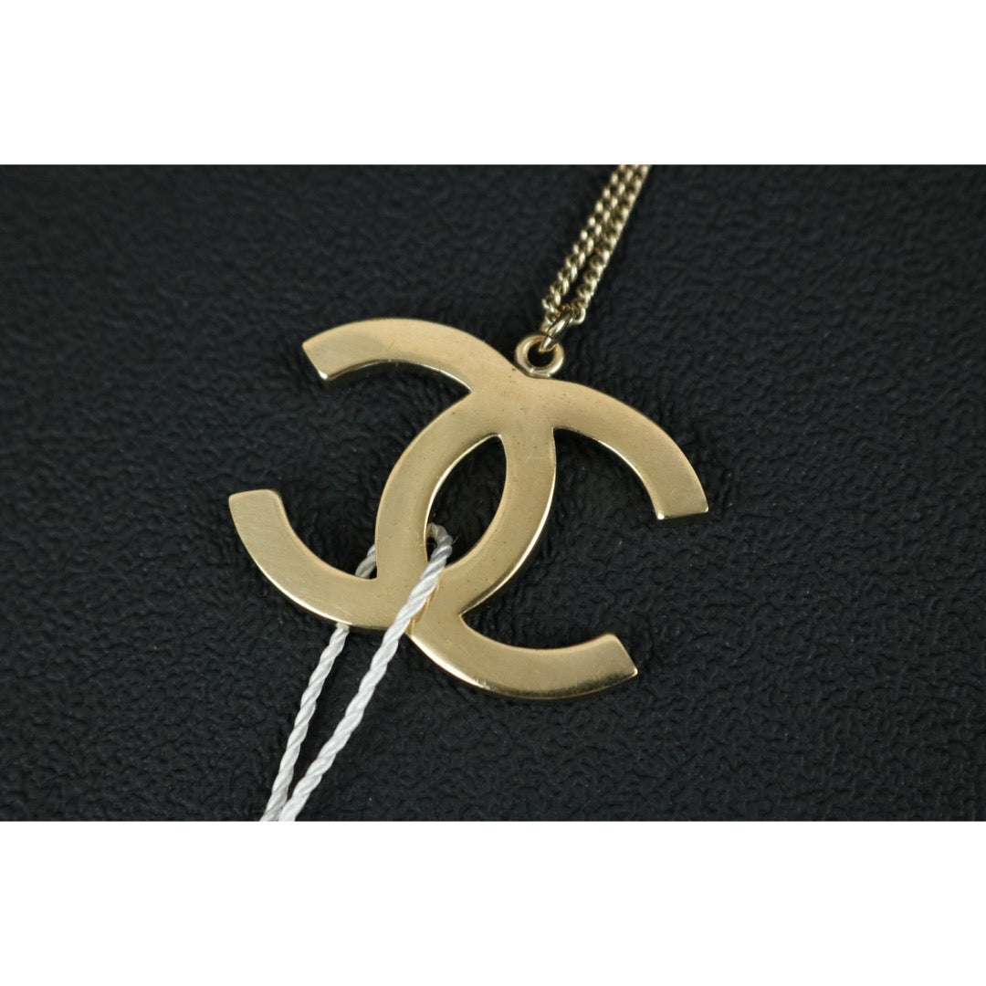 Include Authentic Detective Certificate of Authenticity｜Very Good ( Rank A) ｜ CHANEL B18V Coco Mark  Quilted Rhinestone Choker  Necklace｜S26062302