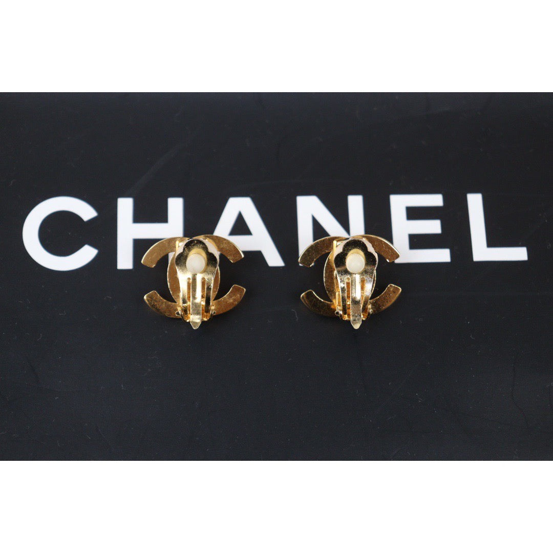 Rank A ｜CHANEL Vintage 18K Gold Plating Earrings  Made In 1995Year ｜24070513