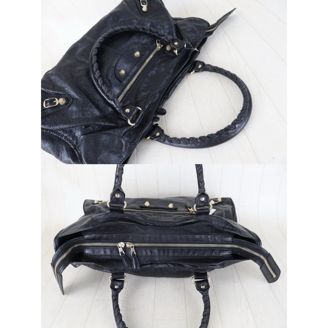Official price: ¥440,000 JPY Include Entrupy Certificate of Authenticity｜Very Good ( Rank A)｜Balenciaga Chevre Leather Gaint Classic City Medium Black HandBag Shoulder Bag ｜Z26100207