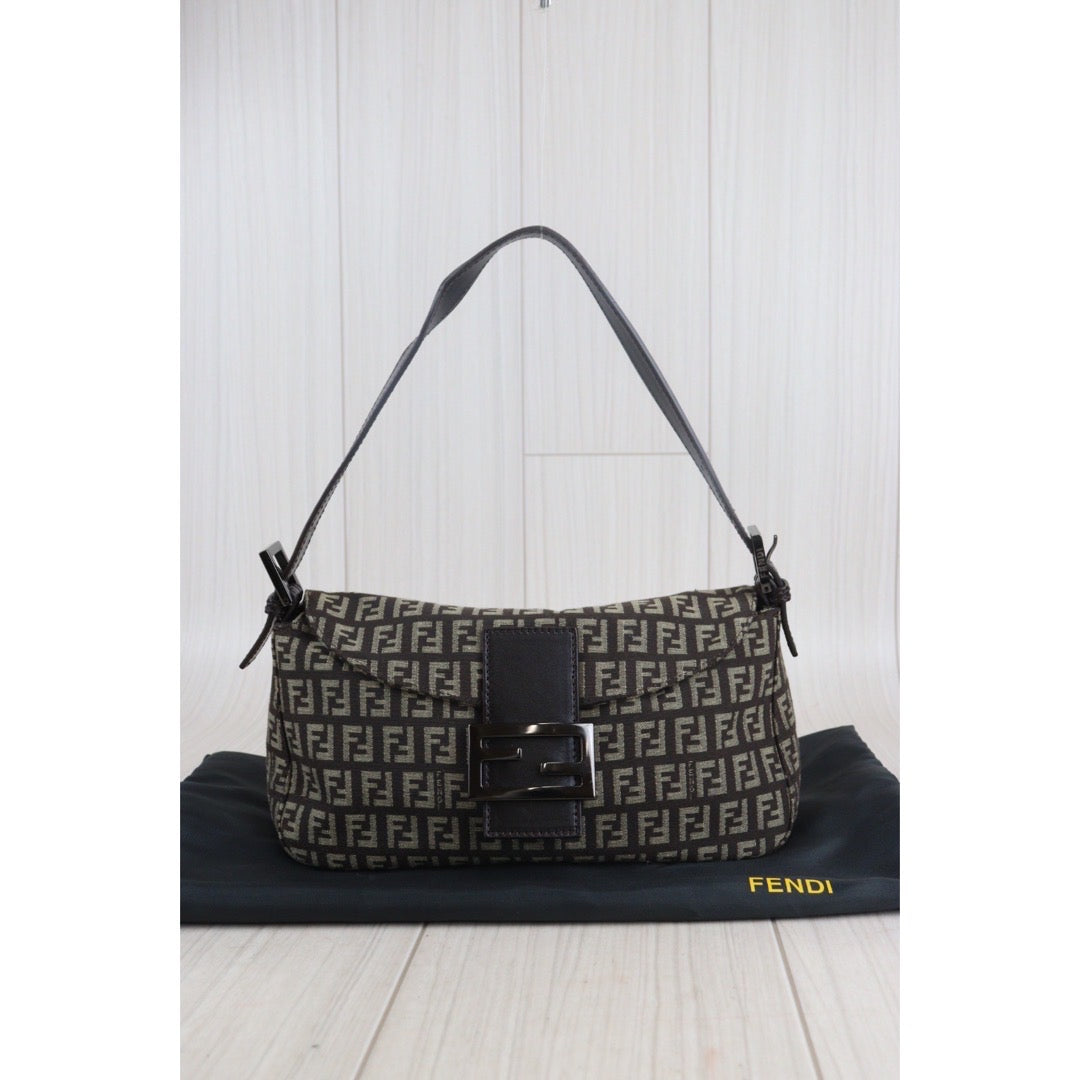Rank A｜ FENDI Mamma Shoulder Bag ｜23090703
