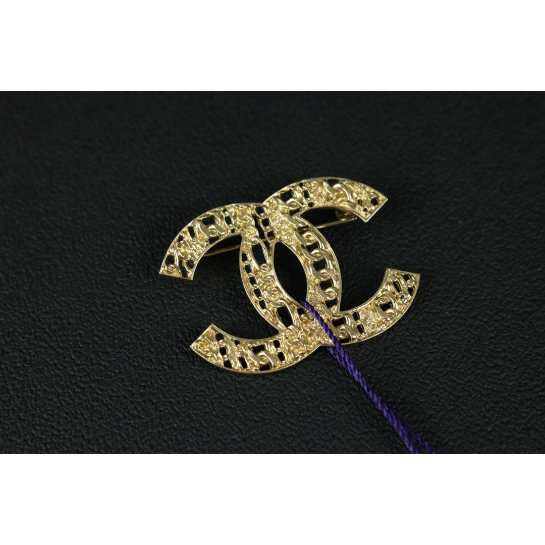 Include Authentic Detective Certificate of Authenticity｜Excellent（Rank SA）｜ CHANEL 14C Coco Mark Hollow Brooch Made In 2014 Year ｜S26050705
