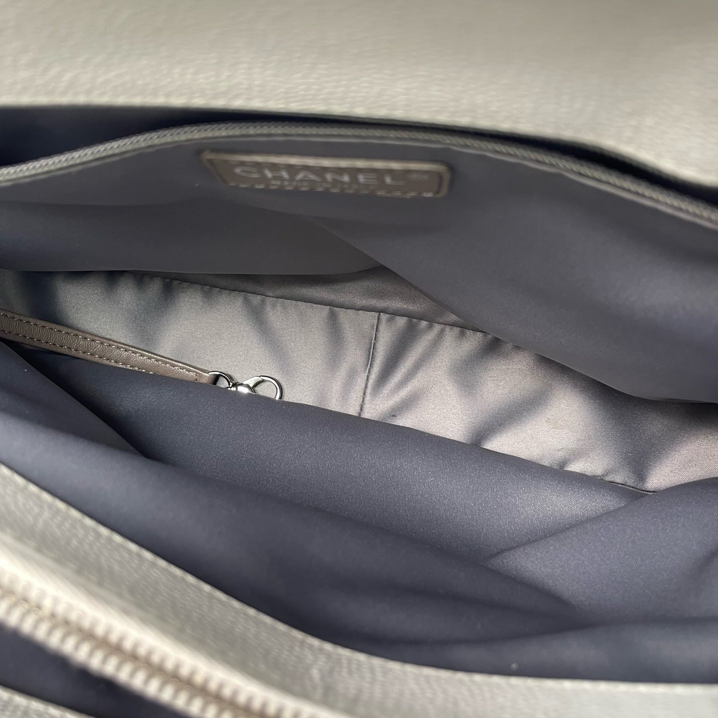 CHANEL Matrasse GST Chain Tote Bag Caviar Skin White