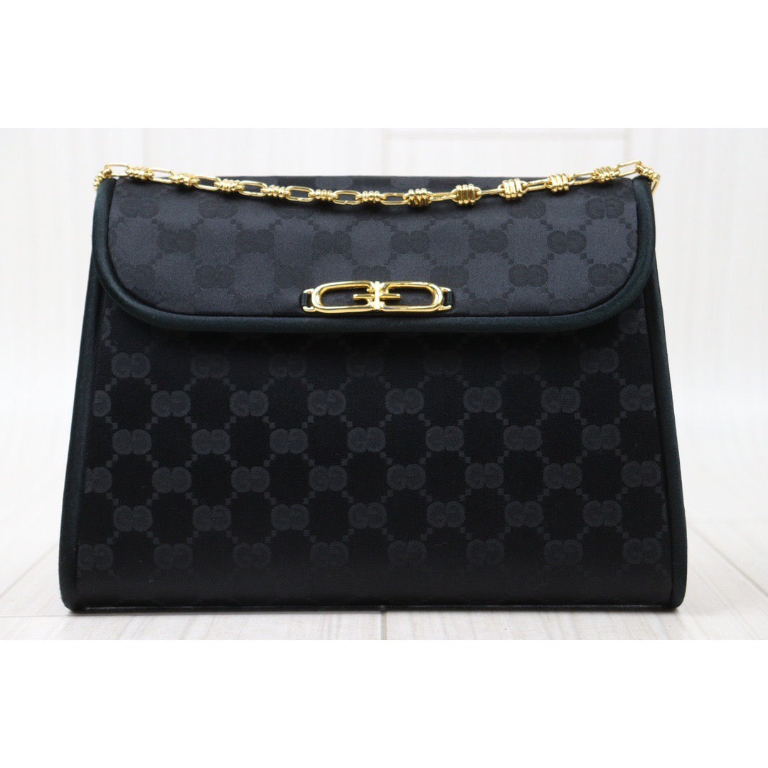 Rank AB ｜ GUCCI Vintage GG Velvet Clutch Bag Black  ｜24060306