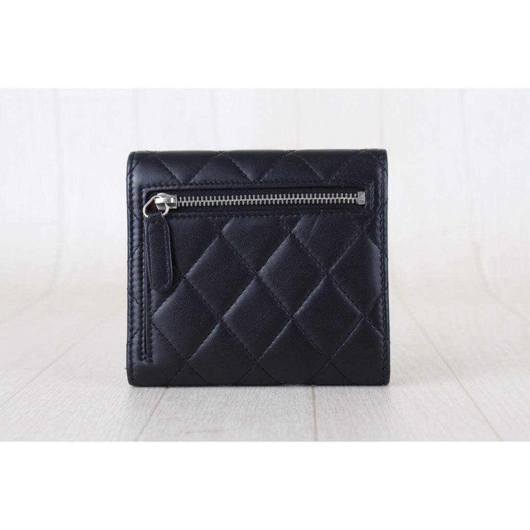 Include Entrupy Certificate of Authenticity｜Good ( Rank AB)｜CHANEL Lamb Skin Black Wallet Made In 2016 Year｜S26073112