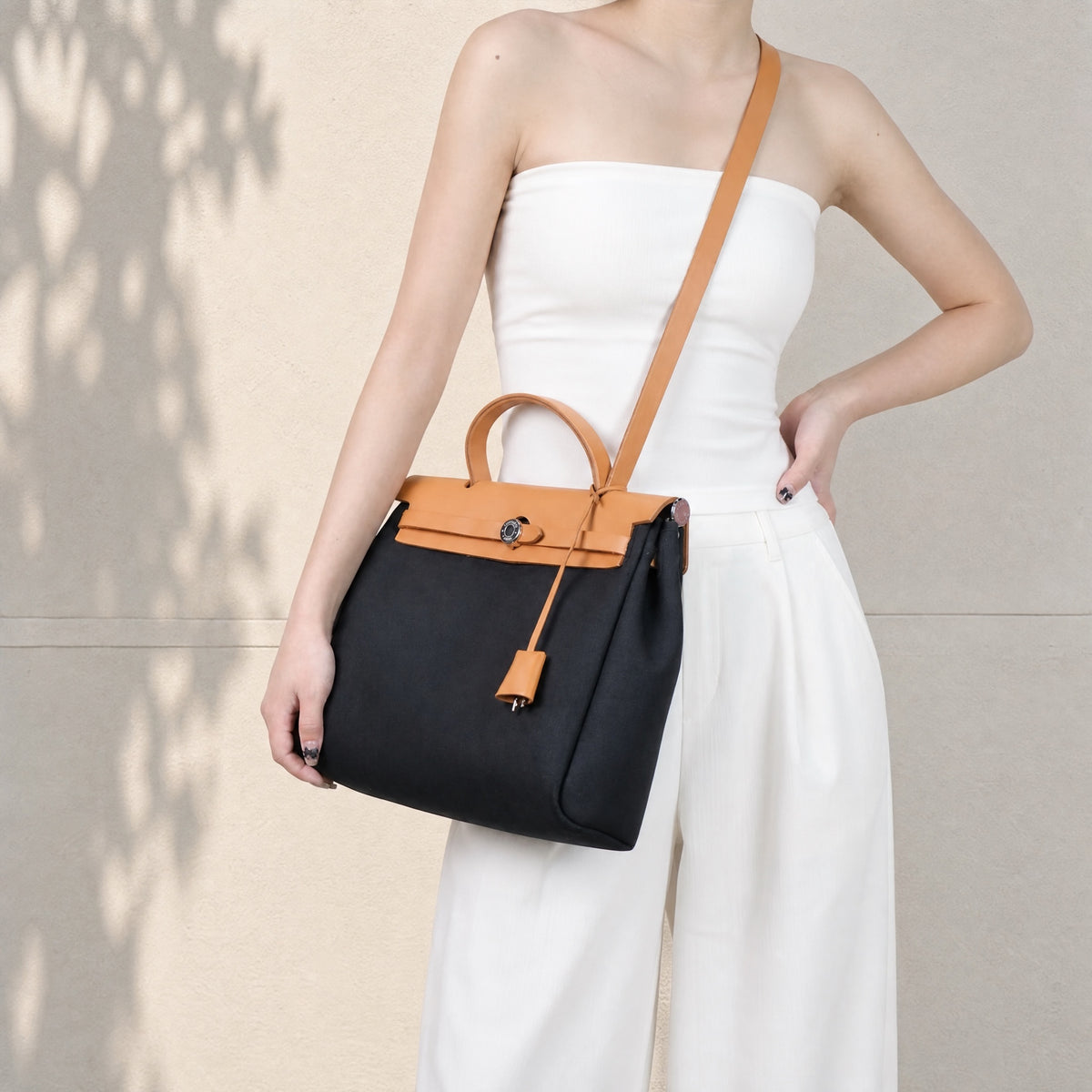 Include Entrupy Certificate of Authenticity｜Good ( Rank AB)｜ HERMES Herbag PM  Shoulder Bag□E Stamp Made in 2017 Year ｜26082001