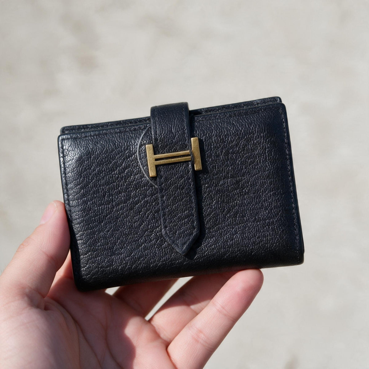Include Entrupy Certificate of Authenticity｜Good ( Rank AB)｜ HERMES Bearn Compact Black Y Stamp Made In 2020 Year｜Z26100204