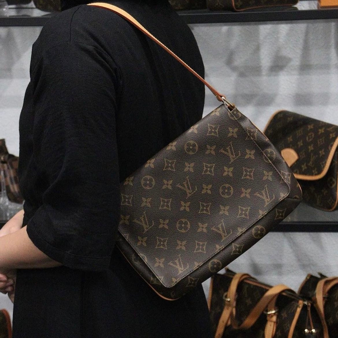 Rank AB ｜ LV Monogram Musette Tango Shoulder Bag｜23081506