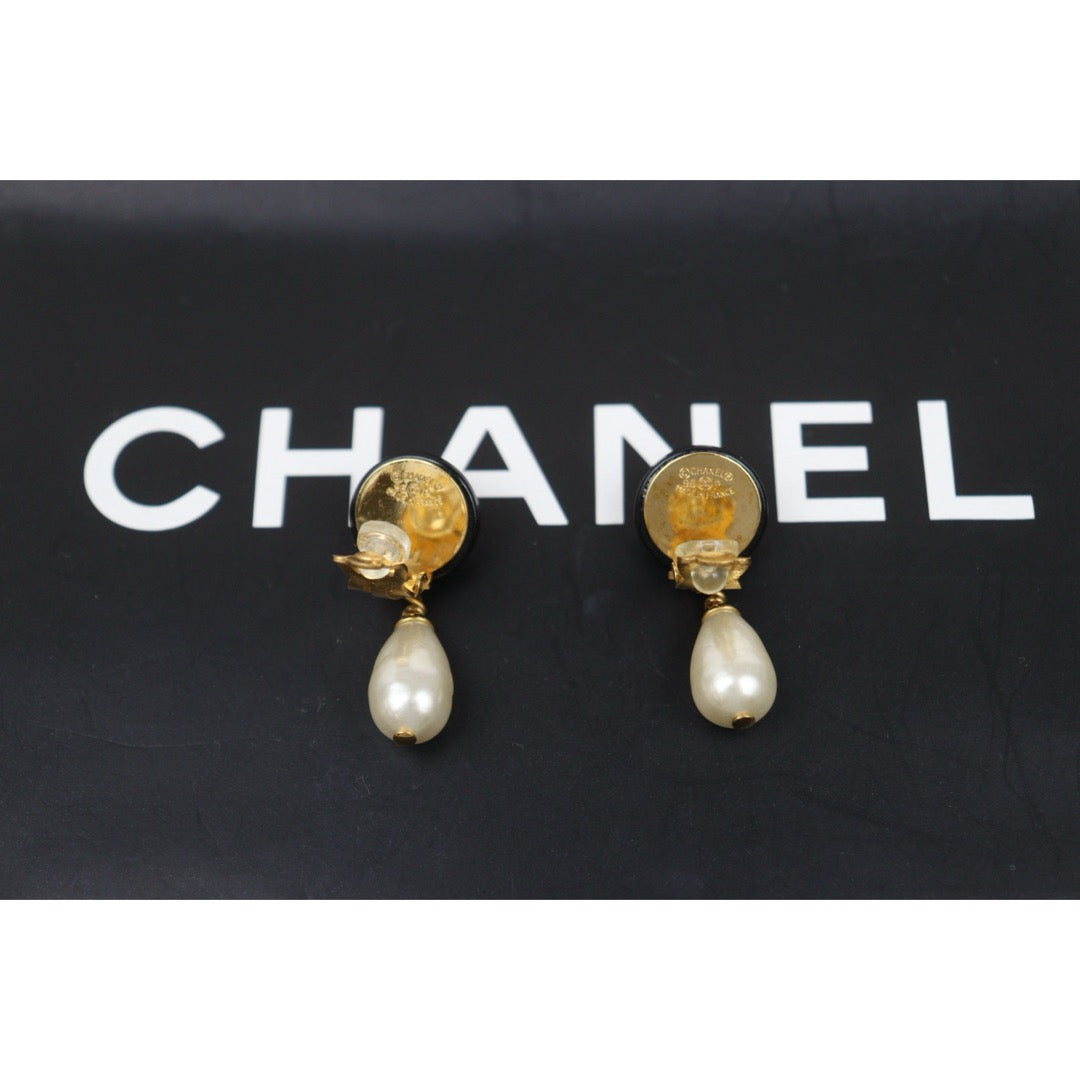 Very Good ( Rank A) ｜CHANEL  COCO Mark  Pearl  Drop  Earrings Made In 1996Year｜25062304