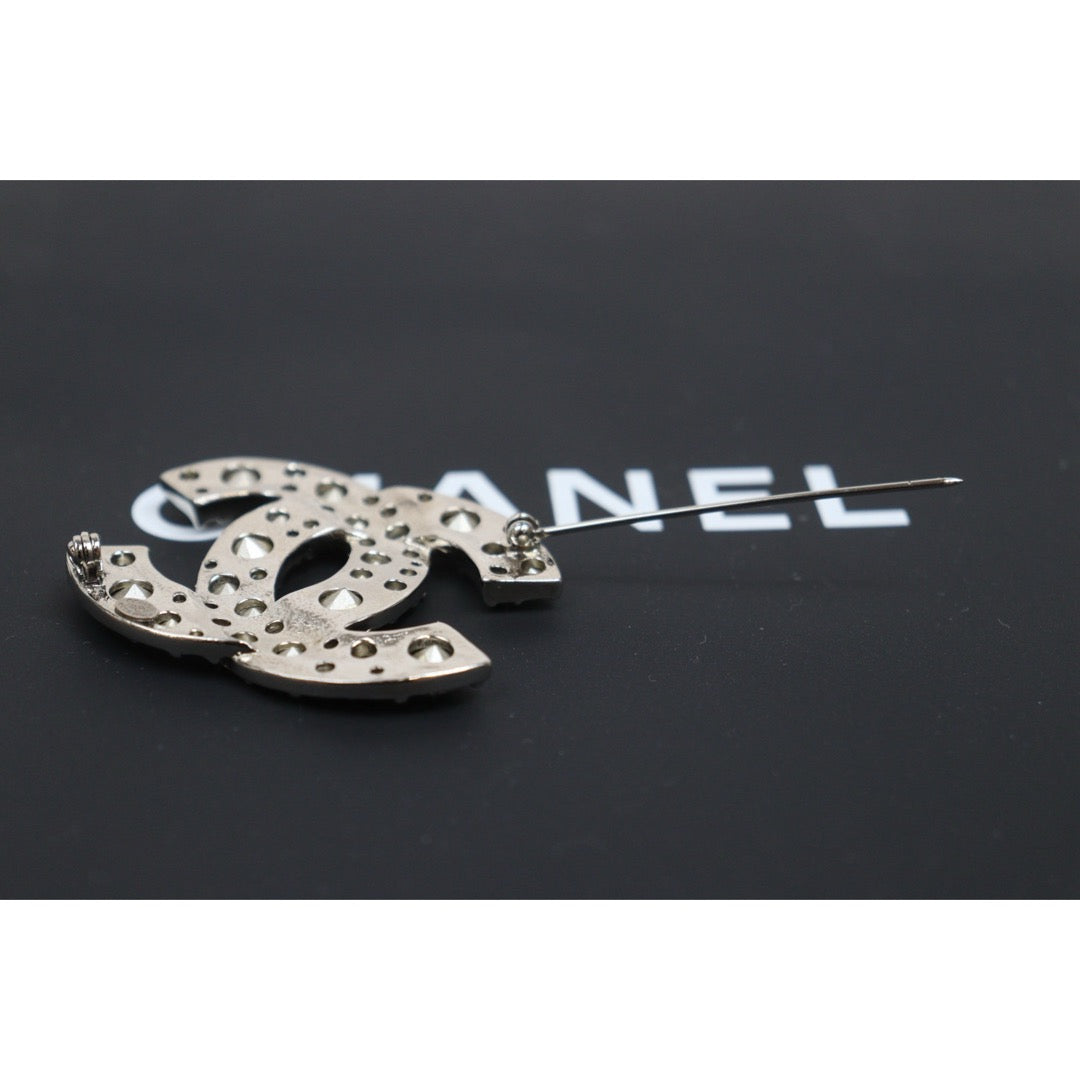 Include Authentic Detective Certificate of Authenticity｜Very Good ( Rank A)｜ CHANEL A12W Coco Mark Rhinestone Brooch Made In 2012Year ｜26052008