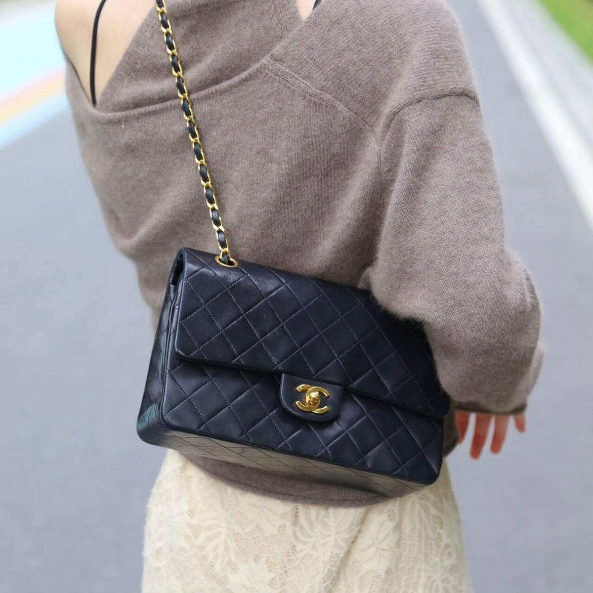 Include Entrupy Certificate of Authenticity｜Good ( Rank AB)｜ CHANEL Lamb Skin Matrasse Chain Double Flap 25 Shoulder Bag  Black Made In 1989-1991 Year｜S26083009