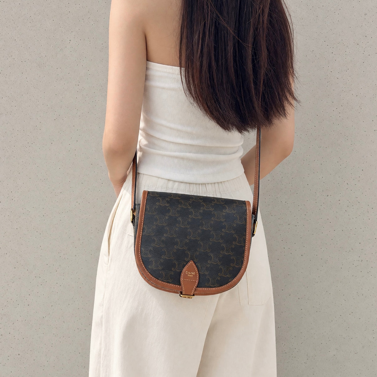 Include Entrupy Certificate of Authenticity｜Good ( Rank AB) ｜ CELINE Macadam Triomphe Cross Body Shoulder Bag Current Model｜S26090729