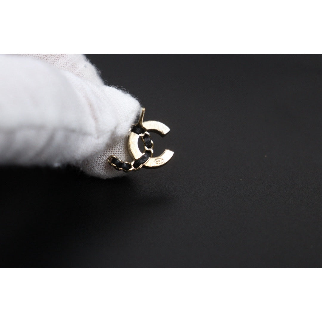 Very Good ( Rank A) ｜CHANEL COCO Mark Satin cc Chain Diamond Earrings ｜V25052510