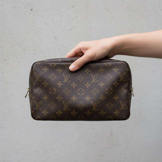 Include Entrupy Certificate of Authenticity｜Good ( Rank AB)｜ Louis Vuitton Truth Toilet 28 Monogram Makeup Pouch｜26060402