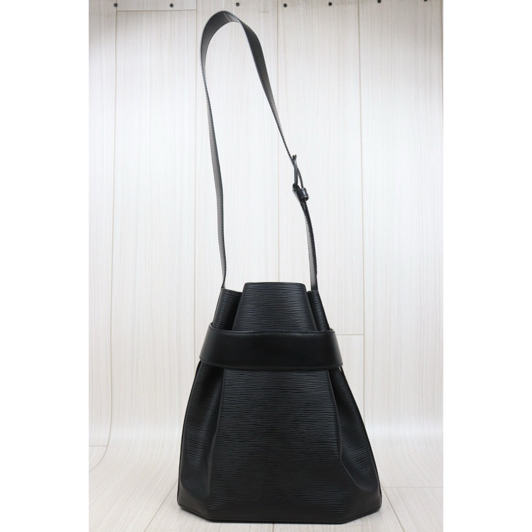 Very Good ( Rank A)｜ LV Epi Sack de Paul Shoulder Bag Black PM｜25112104