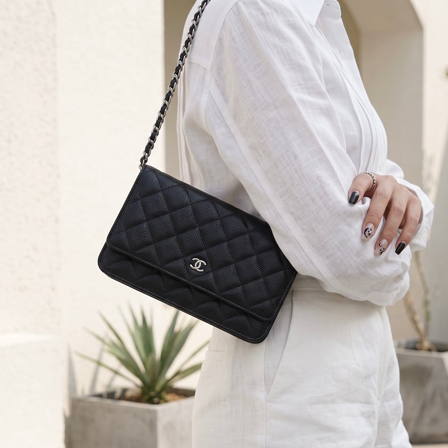 Include Entrupy Certificate of Authenticity｜Very Good ( Rank A)｜CHANEL Caviar Skin WOC Chain Bag Black IC Chips Model｜S26072532
