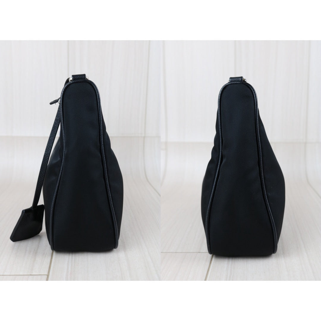 Include Entrupy Certificate of Authenticity｜Very Good ( Rank A)｜ PRADA Re-Edition 2005 Re-Nylon Hobo ｜Z26091605