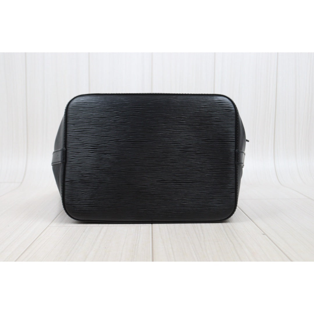 Include Entrupy Certificate of Authenticity｜Fair ( Rank B)｜ Louis Vuitton Epi Noe Shoulder Bag Black｜25122705