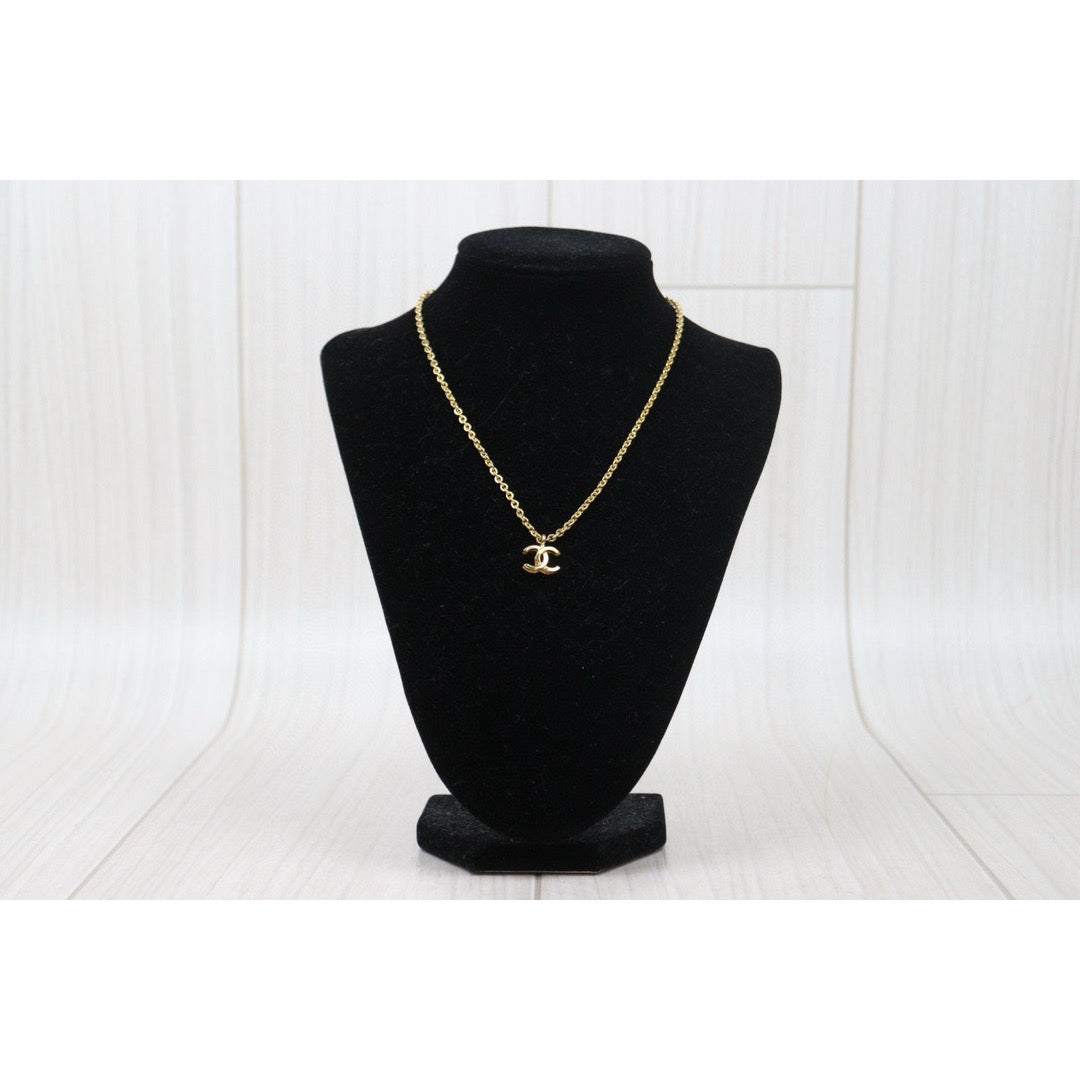 Good ( Rank AB) ｜CHANEL COCO 24K Gold Plated Necklace  ｜24112117
