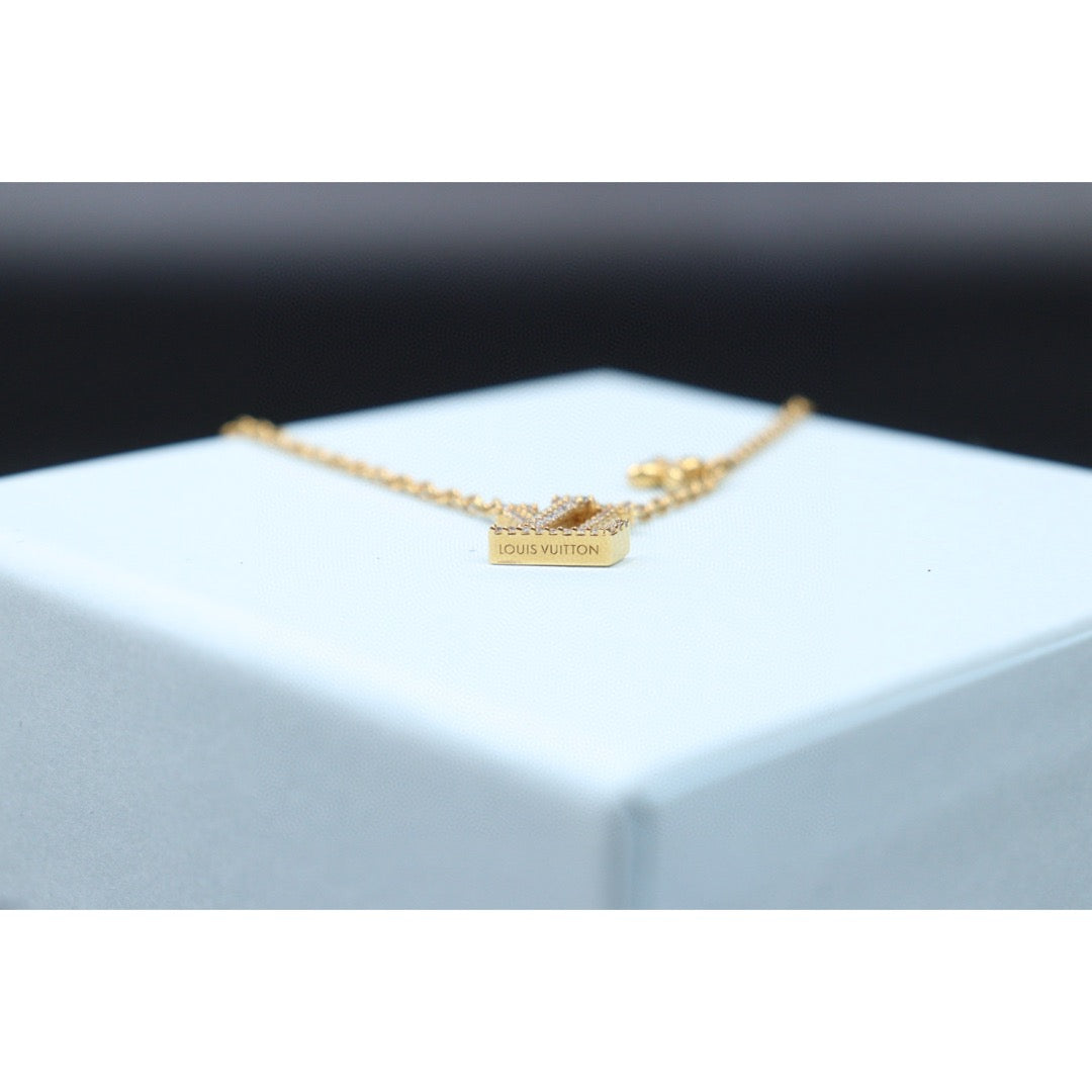 Very Good ( Rank A) ｜ LV Collier LV Lconic Gold Monogram Flower Rhinestone Necklace ｜24122627