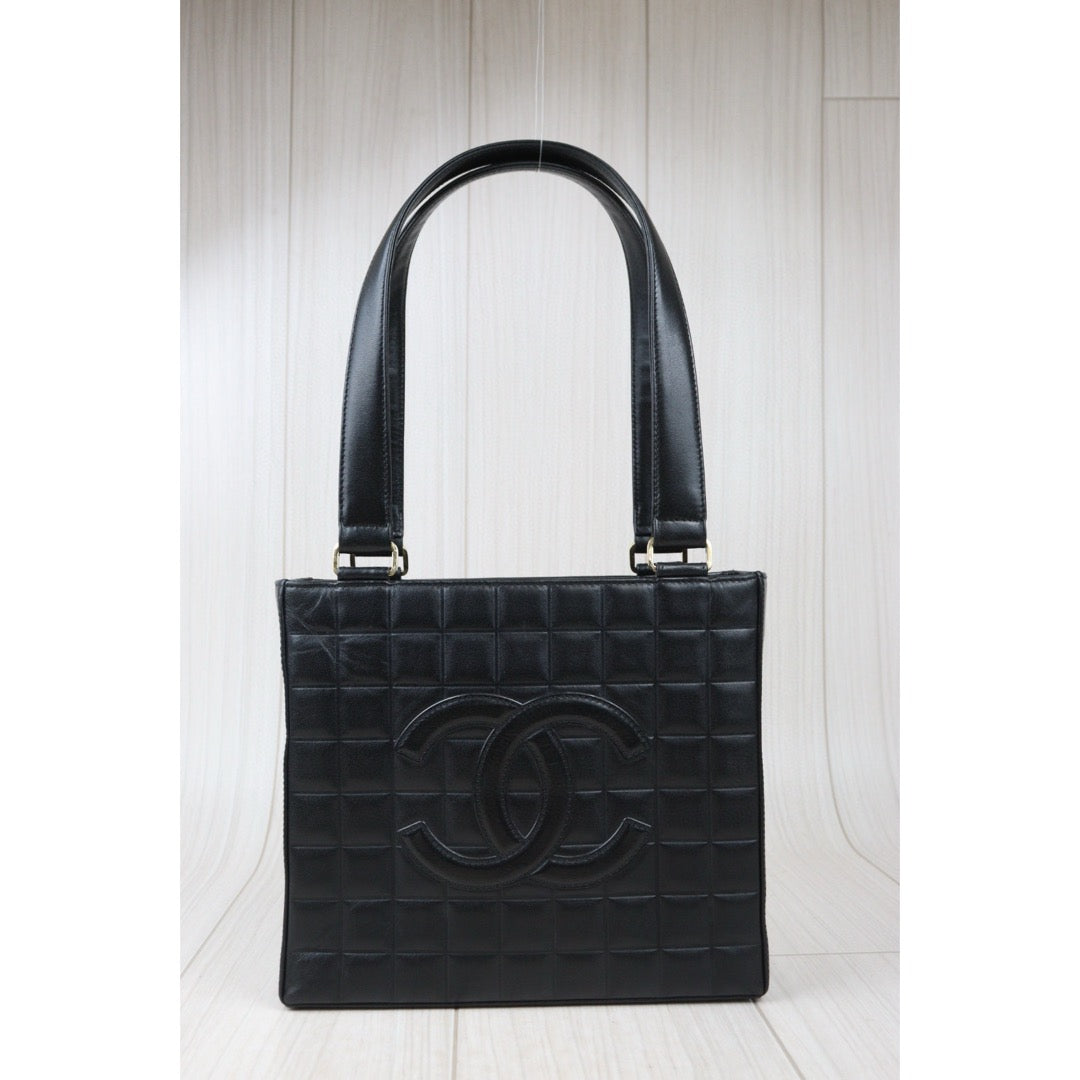 Good ( Rank AB)｜ CHANEL Choco Bar Lambskin Shoulder Bag Black Made In 2002～2003 Year ｜P24073006