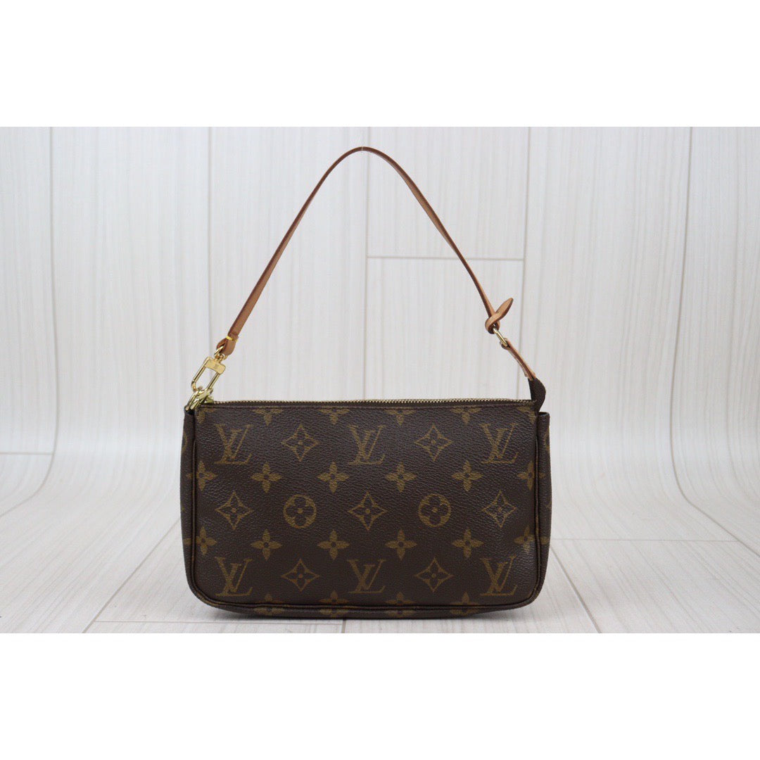 Rank AB ｜ LV Monogram Pochette Accessoires ｜V23113019