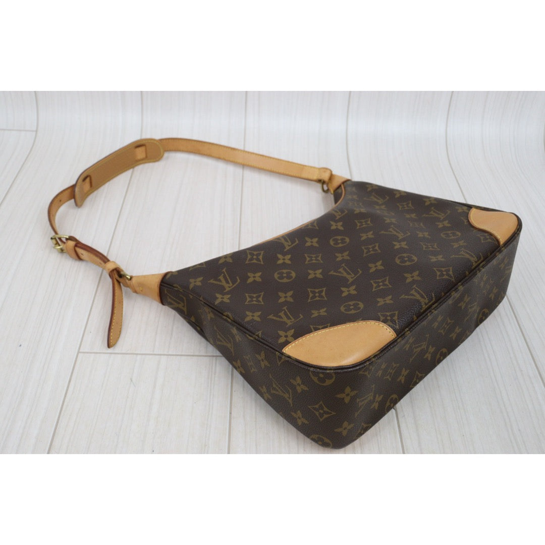 Include Entrupy Certificate of Authenticity｜Fair ( Rank B)｜Louis Vuitton Monogram Boulogne 30 Shoulder Bag｜26011401