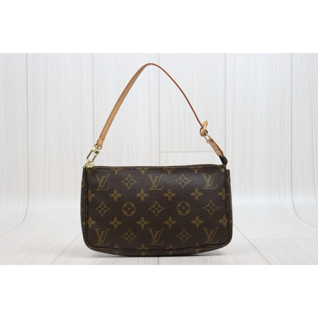 Include Entrupy Certificate of Authenticity｜Very Good ( Rank A)｜Louis Vuitton Monogram Pochette Accessoires ｜26051810