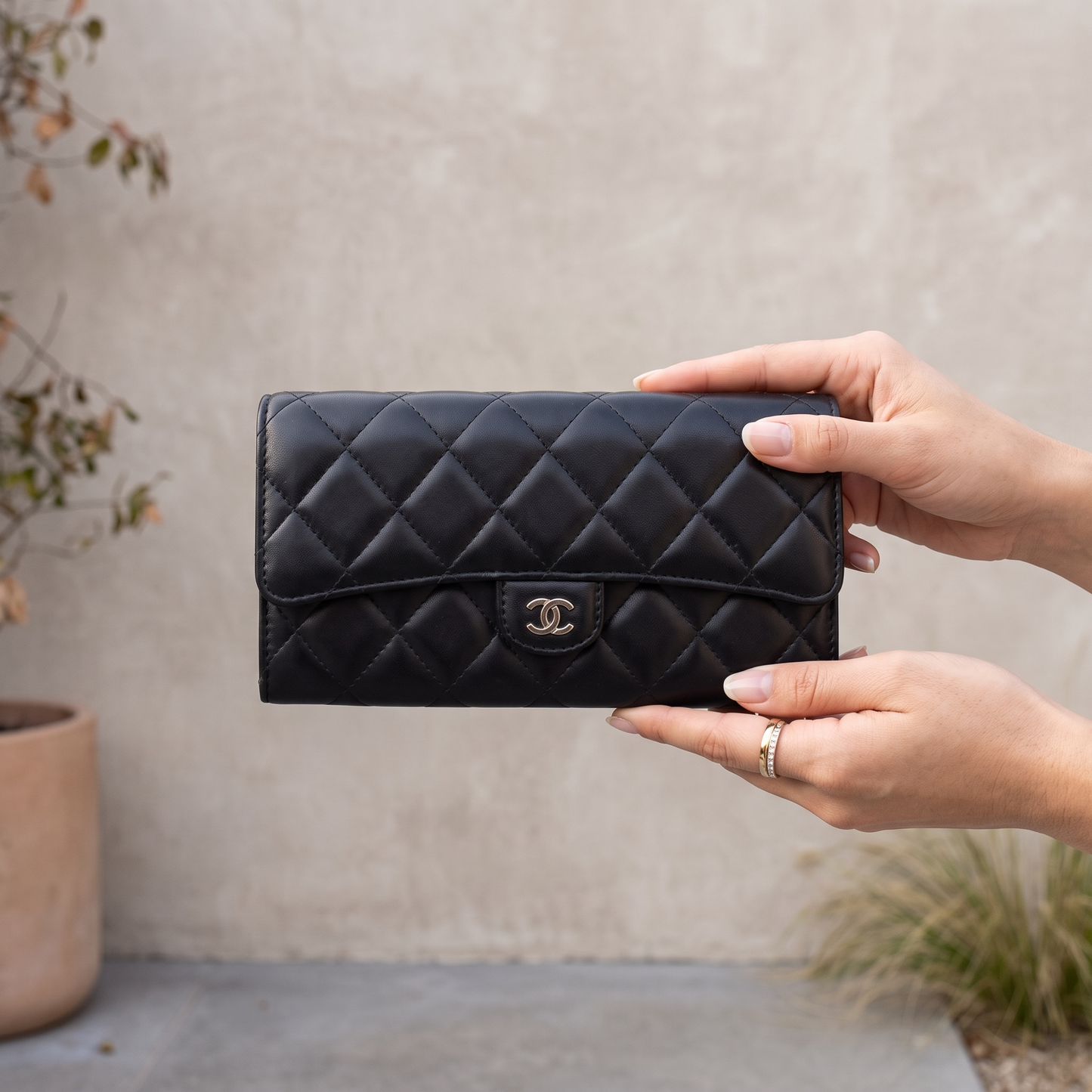 Include Entrupy Certificate of Authenticity｜Good ( Rank AB)｜CHANEL Lamb Skin Black Long Wallet Made In 2016-2017Year｜S26083005