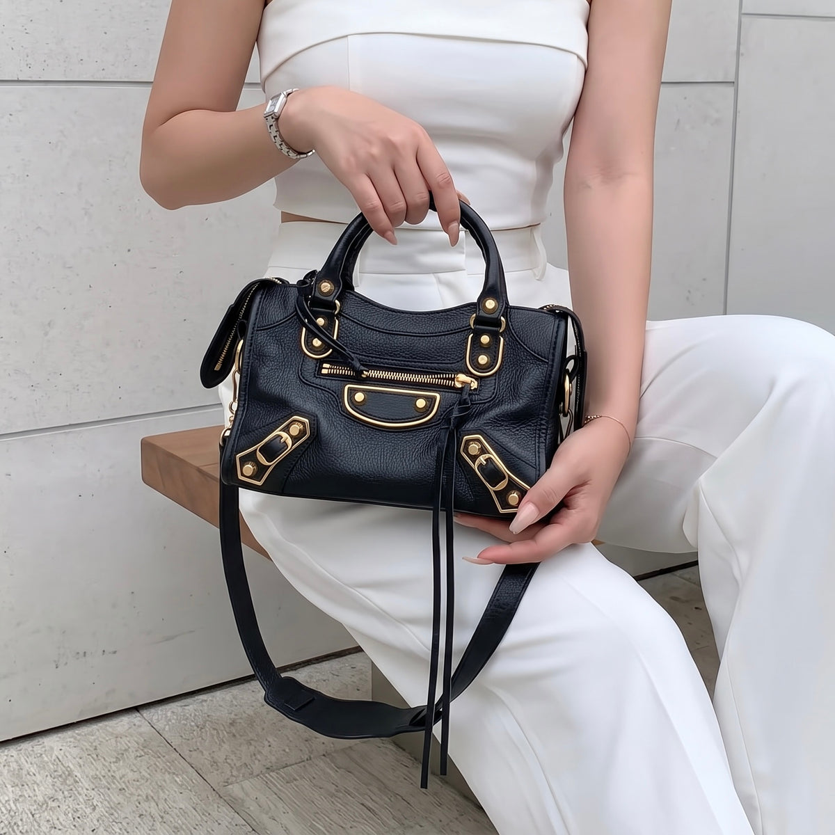 Include Entrupy Certificate of Authenticity｜Very Good ( Rank A)｜Balenciaga Chevre Leather Gaint Classic Metallic Edge City Mini Black HandBag Shoulder Bag ｜Z26091514