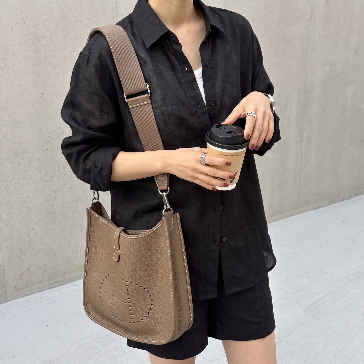 Include Entrupy Certificate of Authenticity｜Very Good ( Rank A)｜ HERMES TC Leather  Evelyne 29 Shoulder Bag Gray Q Stamp Made In 2013Year｜W26071702