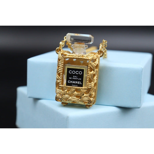 Rank AB ｜ CHANEL Vintage Perfume No5 Brass Perfume Necklace  ｜24030738