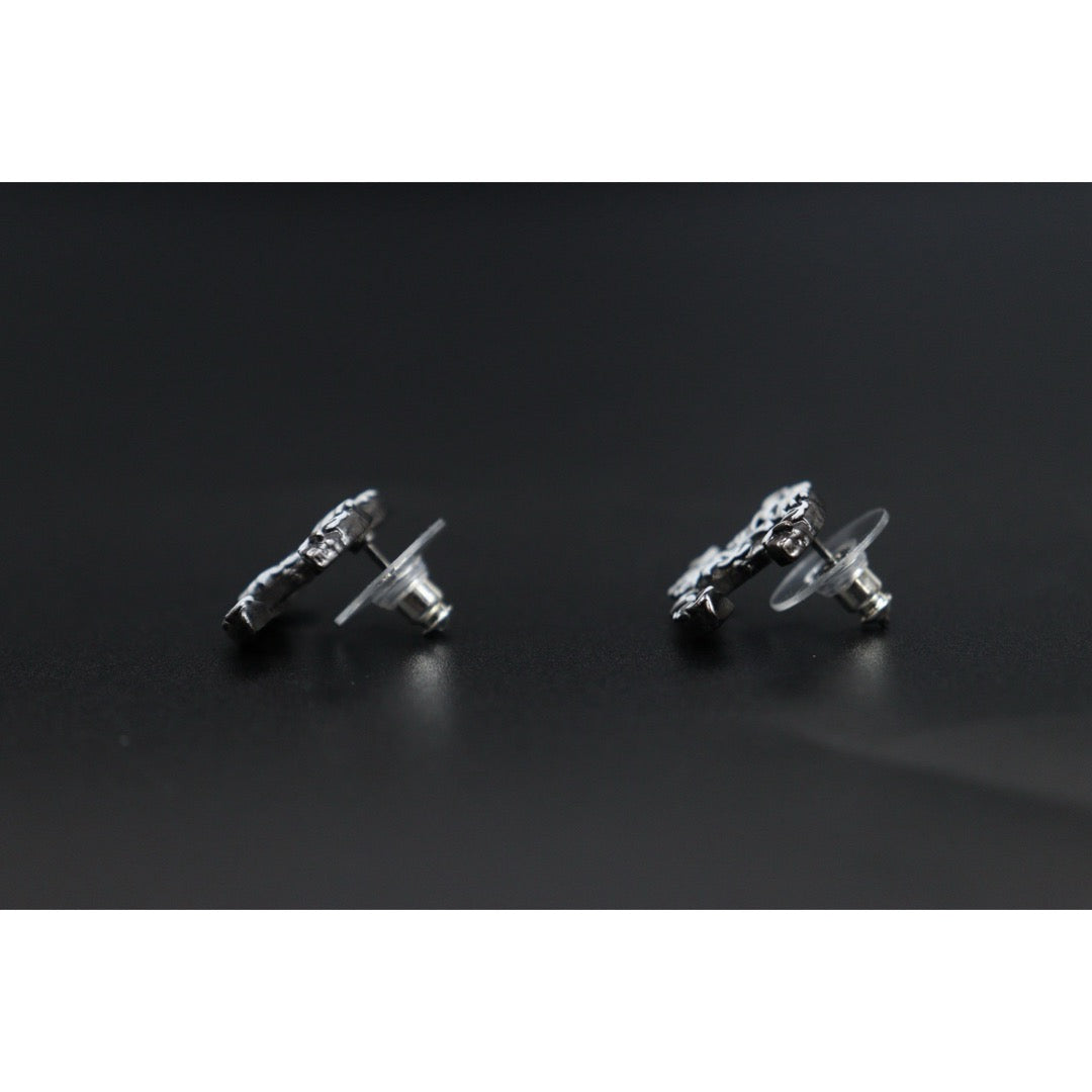 Include Authentic Detective Certificate of Authenticity｜Very Good ( Rank A) ｜CHANEL COCO Mark  A21P Black White Earrings Made In 2021Year｜S26031004