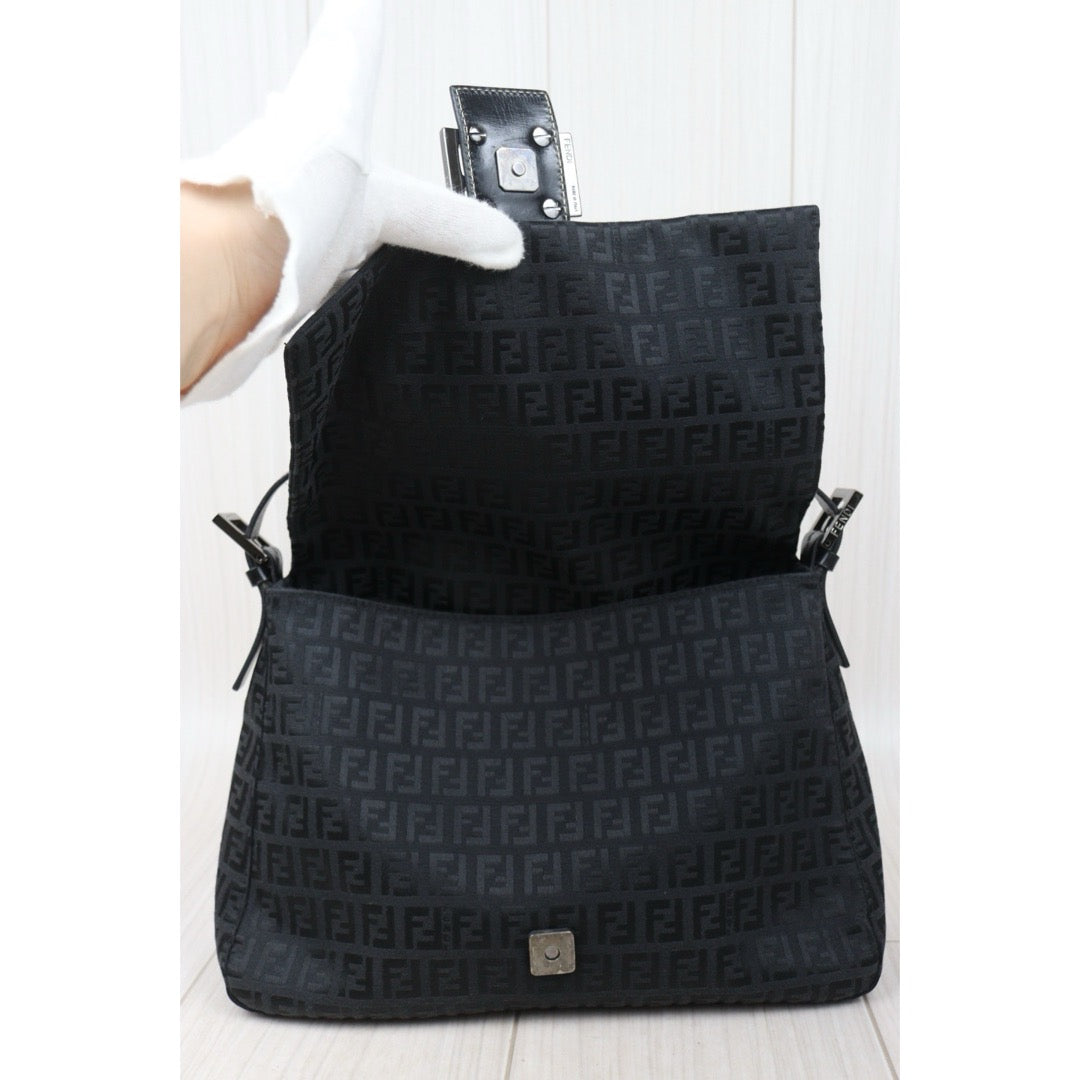 Good ( Rank AB)｜ FENDI Mamma Baguette Shoulder Bag Black ｜24091207