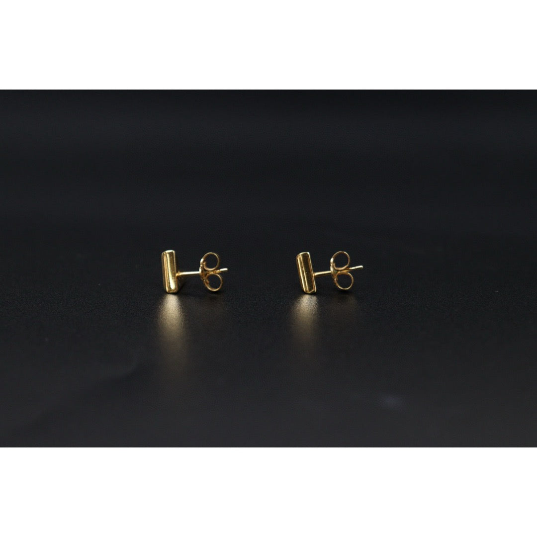 Very Good ( Rank A) ｜ LV Collier Essential V Earrings ｜25010912