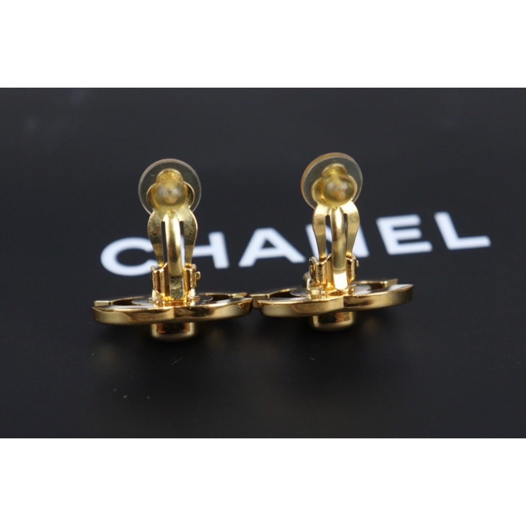 Rank A ｜CHANEL Vintage 18K Gold Plating Earrings  Made In 1997 Year ｜23101110