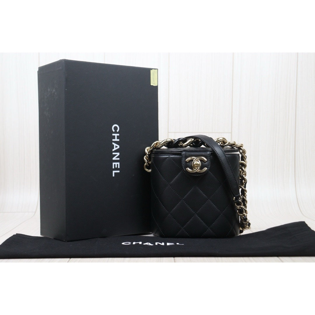 Excellent（Rank SA）｜ CHANEL Matrasse Lamb Skin Vanity Shoulder Bag ｜P24122009