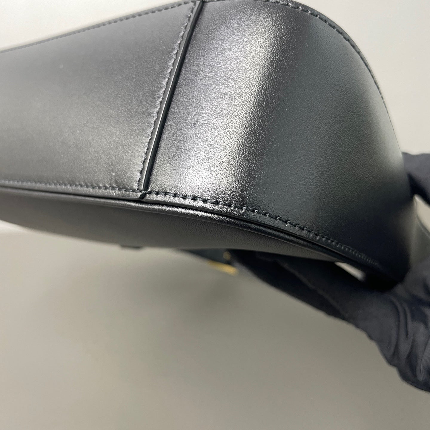 third installment 3/3 ｜ Include Entrupy Certificate of Authenticity｜Very Good ( Rank A)｜  Saint Laurent YSL Hobo Shoulder Bag
