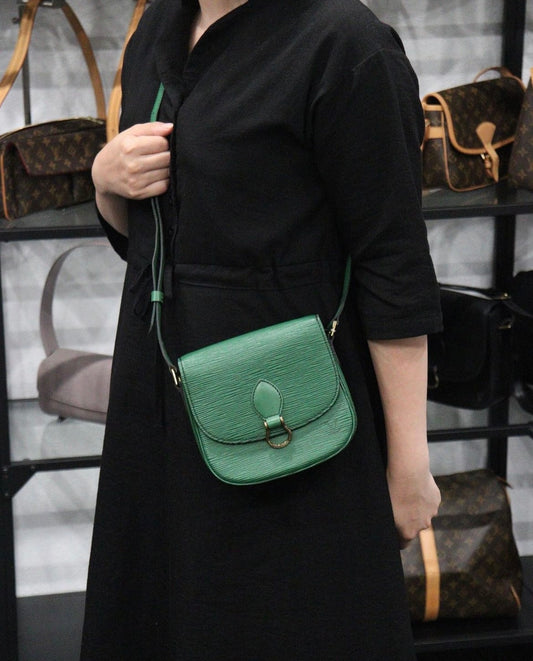 Rank AB ｜ LV Epi Saint Cloud PM Shoulder Bag ｜23110207