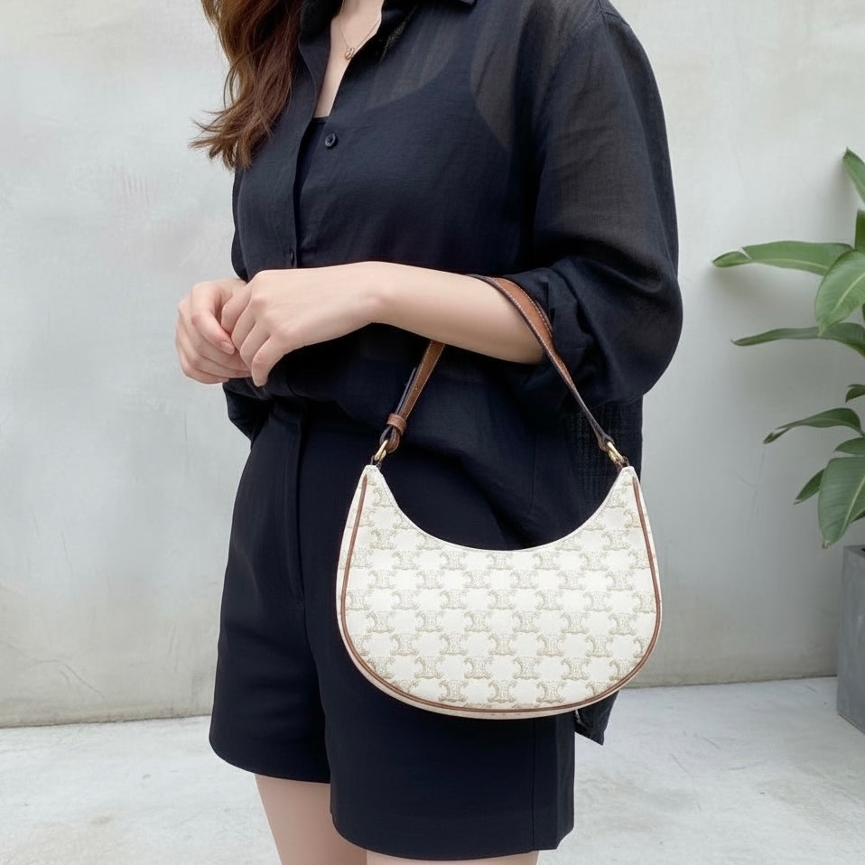 Include Entrupy Certificate of Authenticity｜Very Good ( Rank A)｜ CELINE AVA Macadam Triomphe Shoulder Bag White｜S26060118